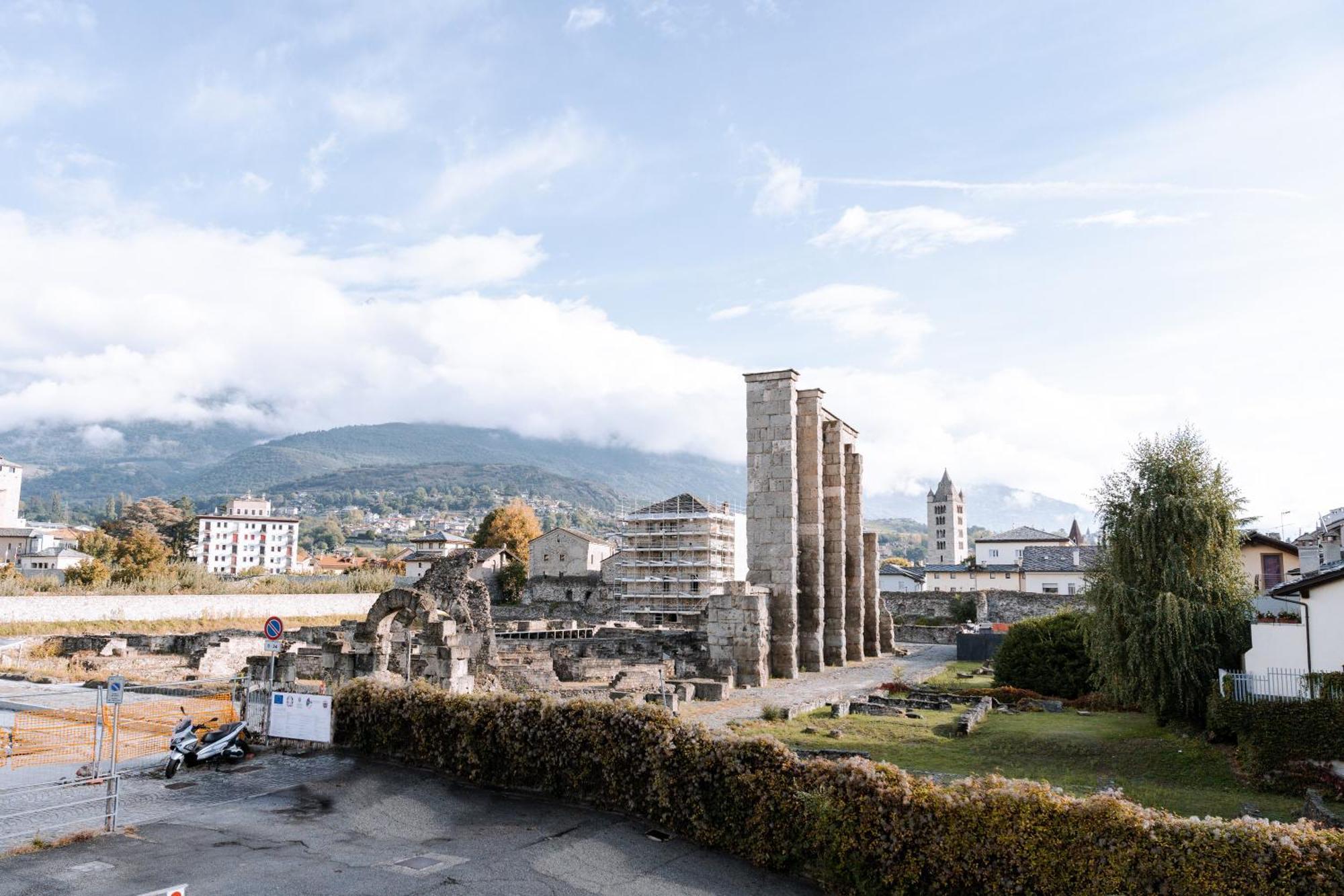 Aosta Theater Home Buitenkant foto