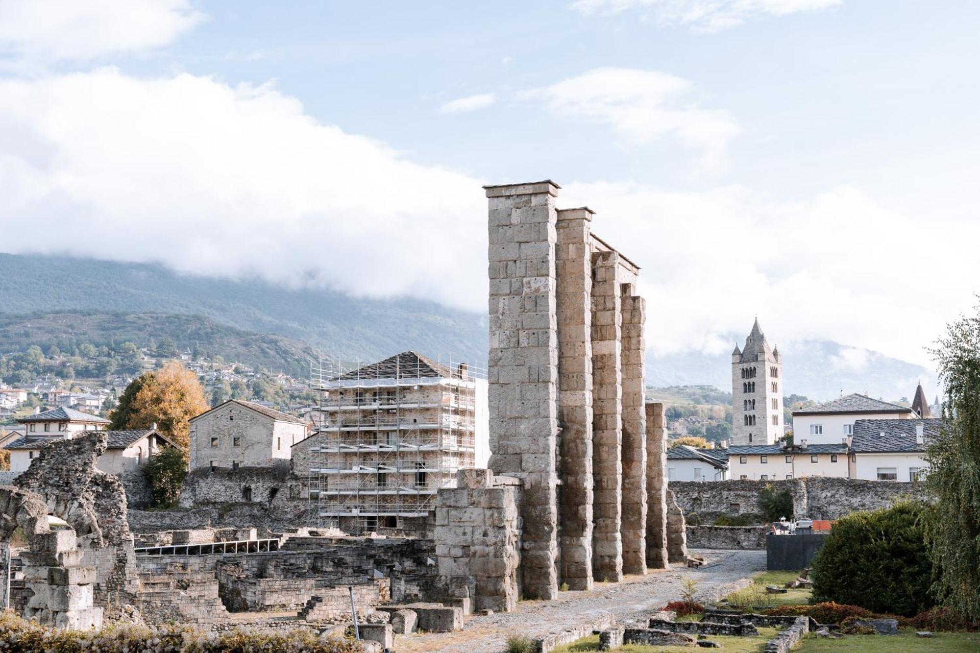 Aosta Theater Home Buitenkant foto